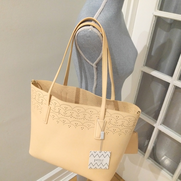 PRIVE by April tote - Picture 4 of 9